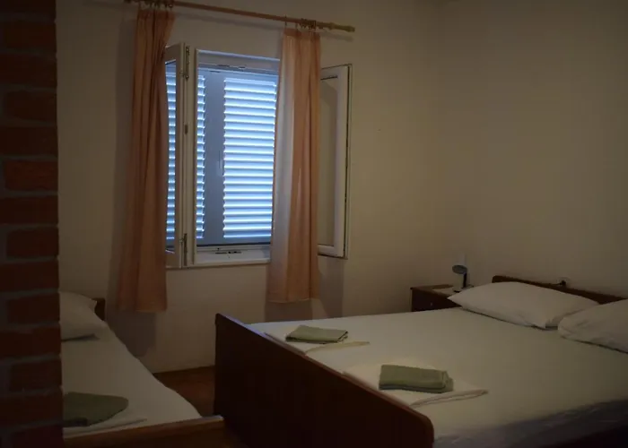 Apartman By The Sea Starigrad, Paklenica - 17865 *